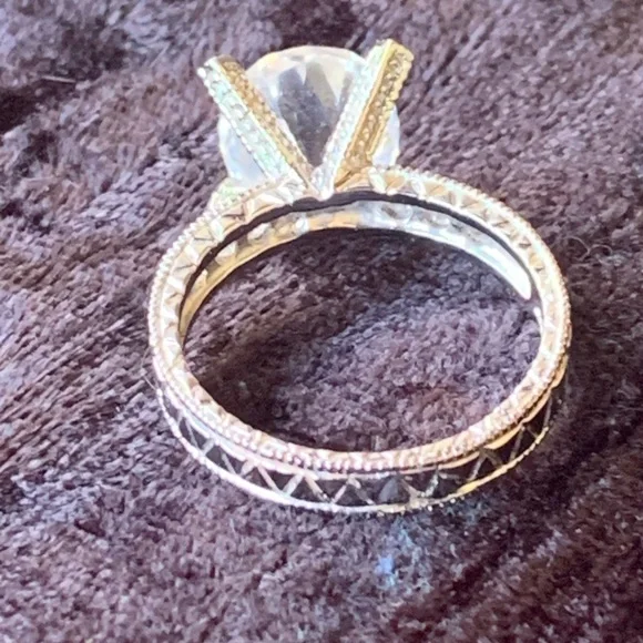 Oval CZ and sterling solitaire ring - Picture 5 of 9